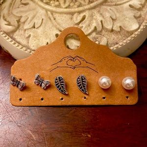 3 pairs of earrings butterfly leaf and pearl